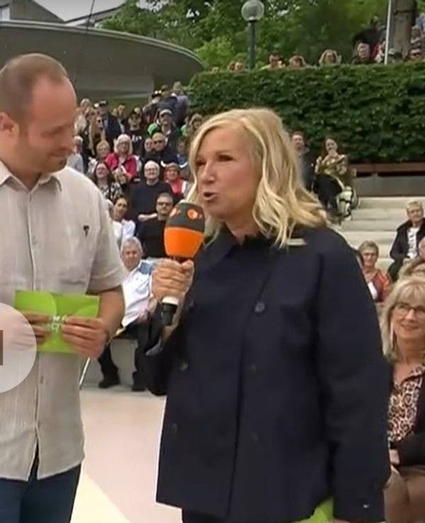 Andrea Kiewel moderierte den SchlagerDARTen vom Mainzer Lerchenberg.