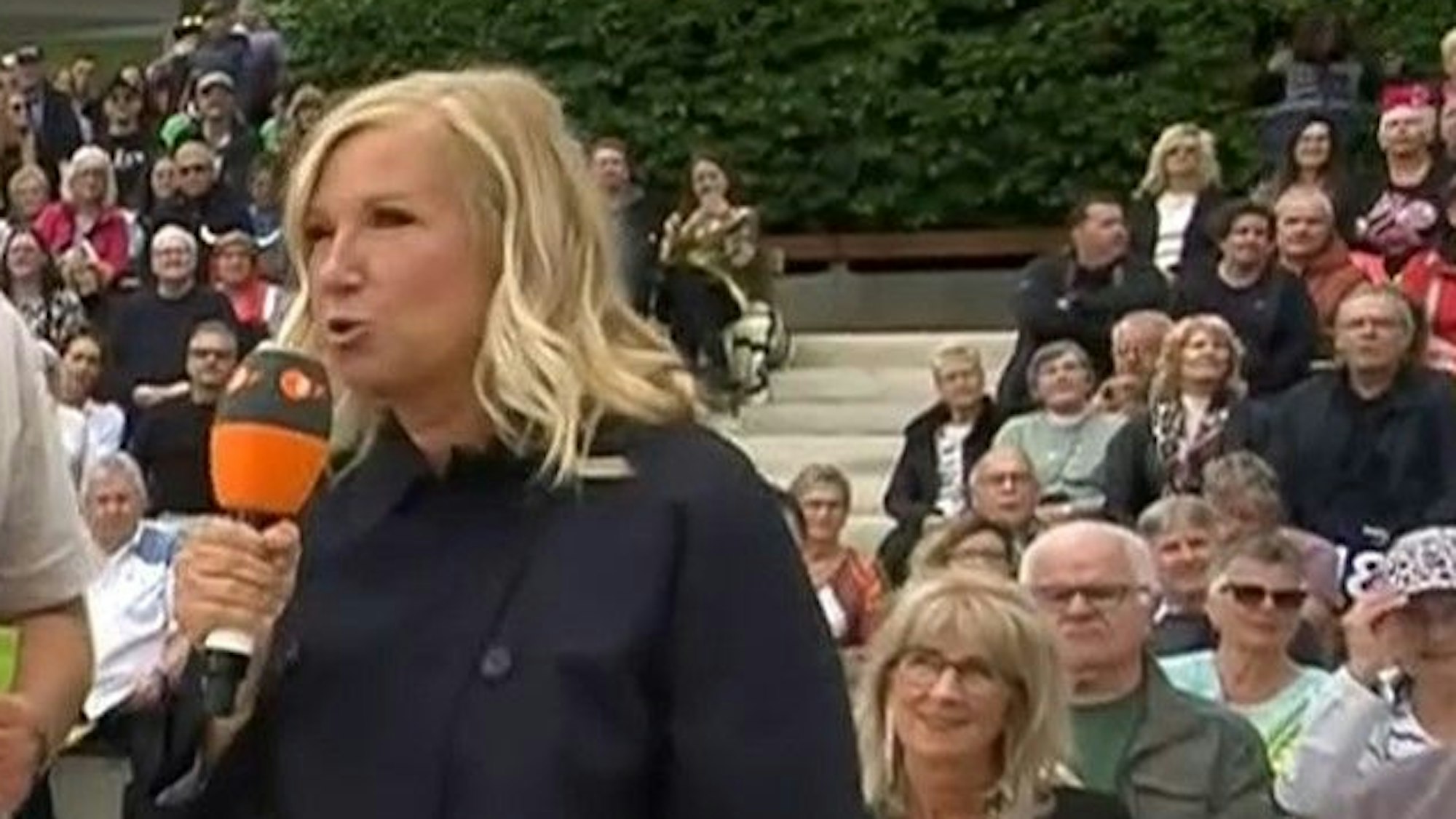 Andrea Kiewel moderierte den SchlagerDARTen vom Mainzer Lerchenberg.