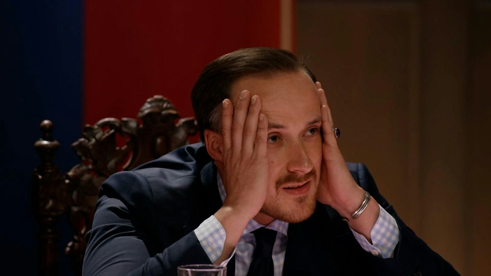 „Ich versteh die Welt nicht mehr.“ Joe Laschet muss feststellen, dass er - mal wieder - auf den falschen Verdächtigen setzte. (Bild: RTL)