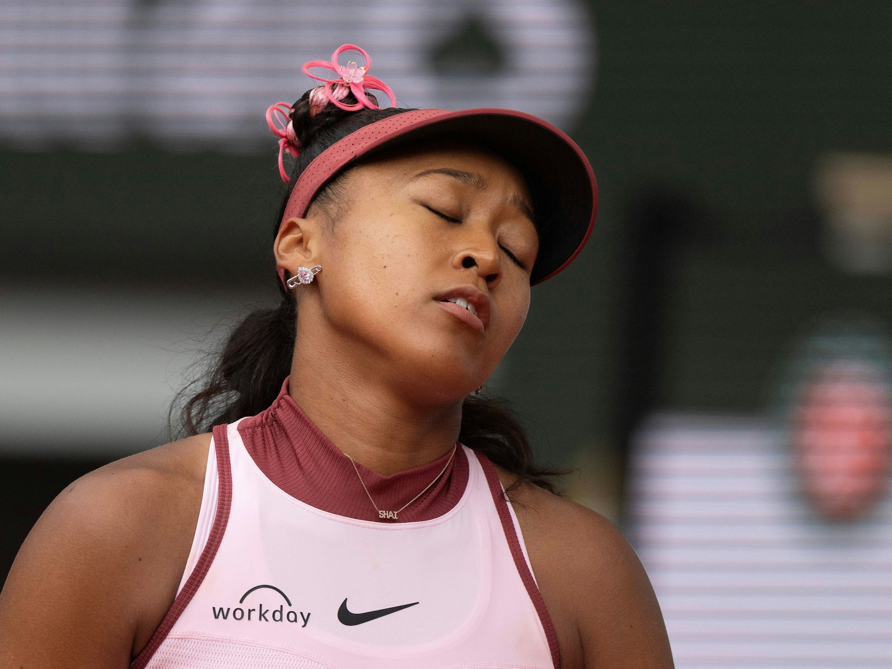 Naomi Osaka reagiert enttäuscht nach einem Ballwechsel.