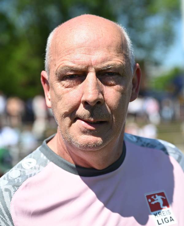 Mario Basler, hier am 1. Mai 2025 beim Tag der Legenden in Wiesbaden.