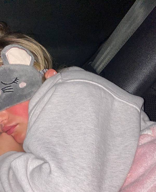 Schlafend verbrachte EXPRESS.de-Lesereporterin Wambach die Nacht im Auto.