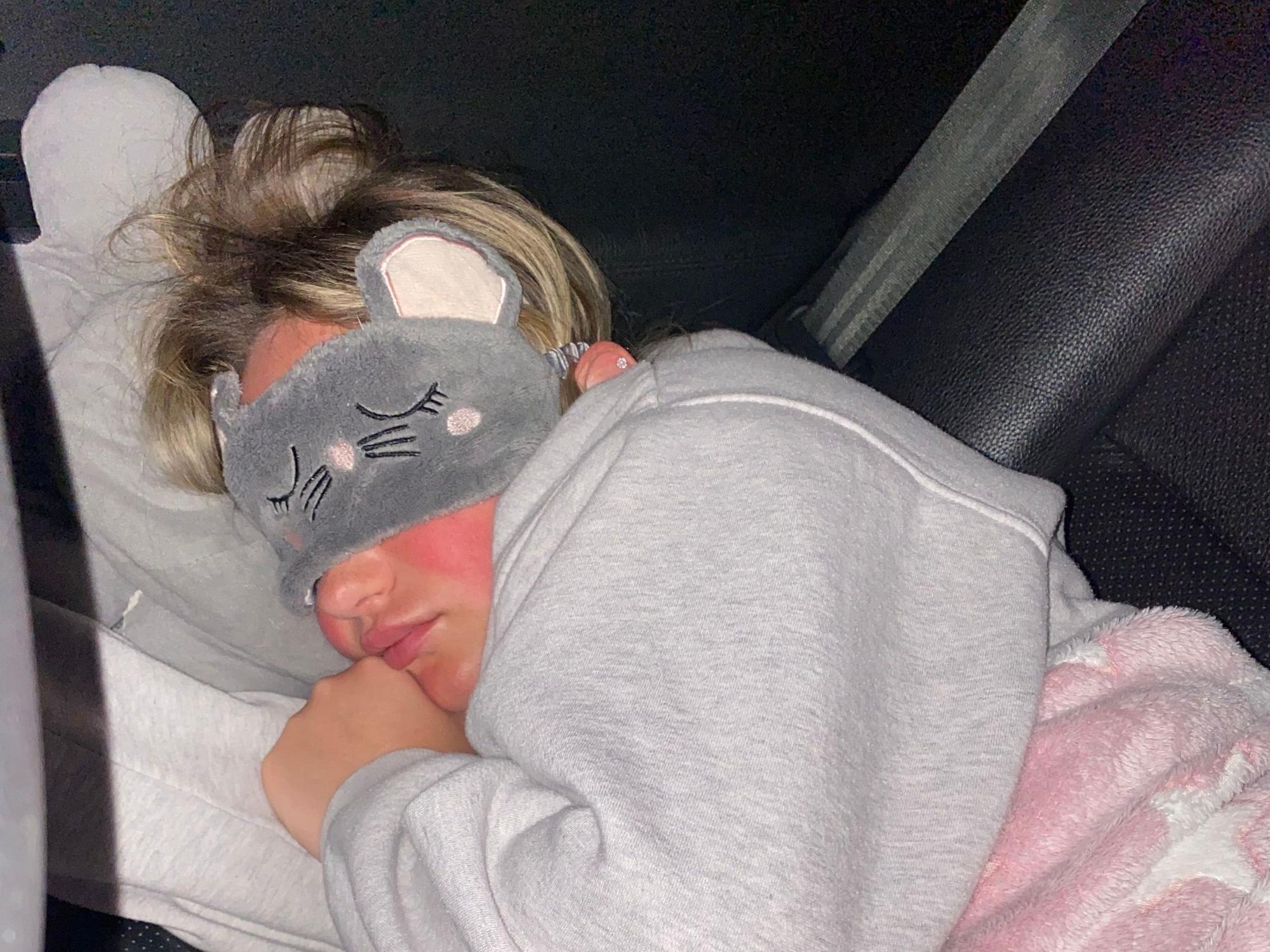Schlafend verbrachte EXPRESS.de-Lesereporterin Wambach die Nacht im Auto.