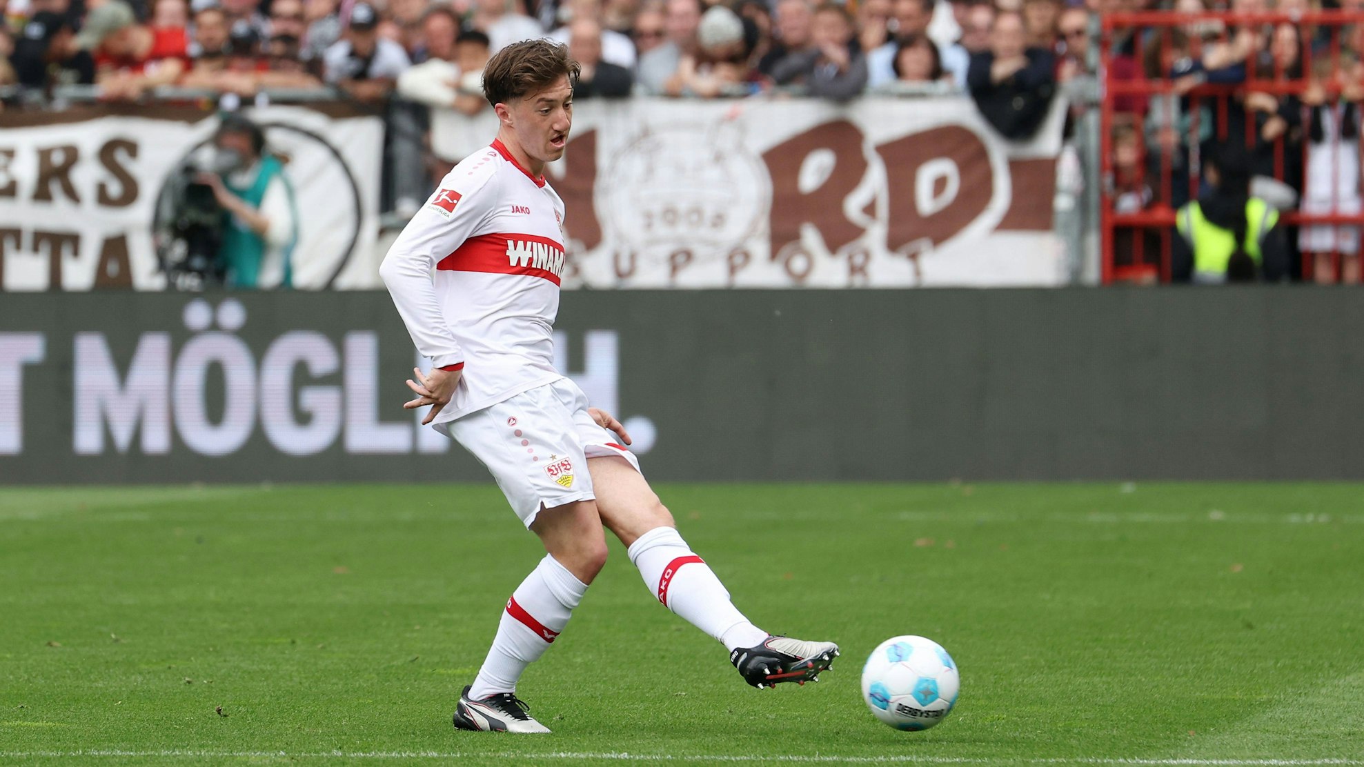 Angelo Stiller könnte den VfB Stuttgart für eine Rekord-Ablöse verlassen.