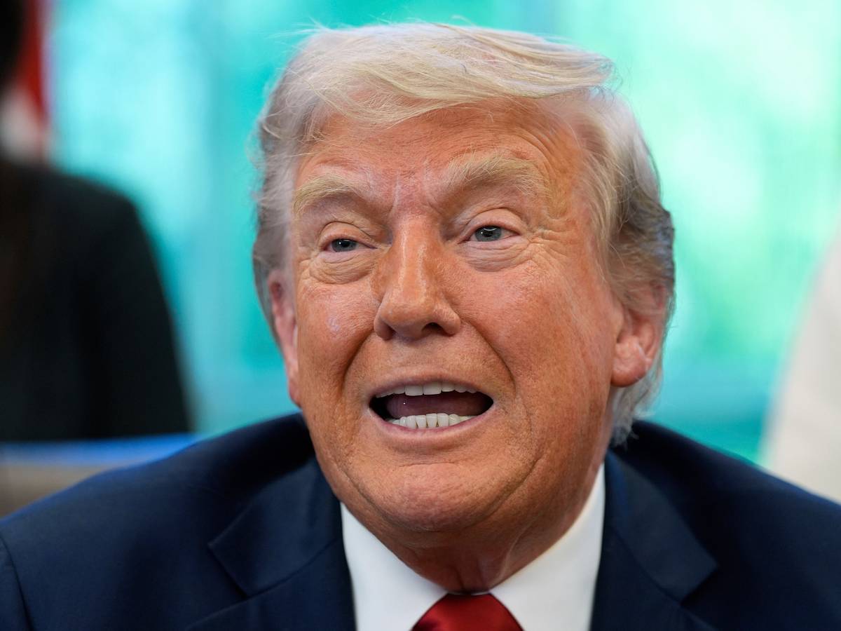 US-Präsident Donald Trump muss eine derbe Schlappe einstecken. Ein Bundesgerichtn stufte seine Zollpolitik als „verfassungswidrig“ ein.