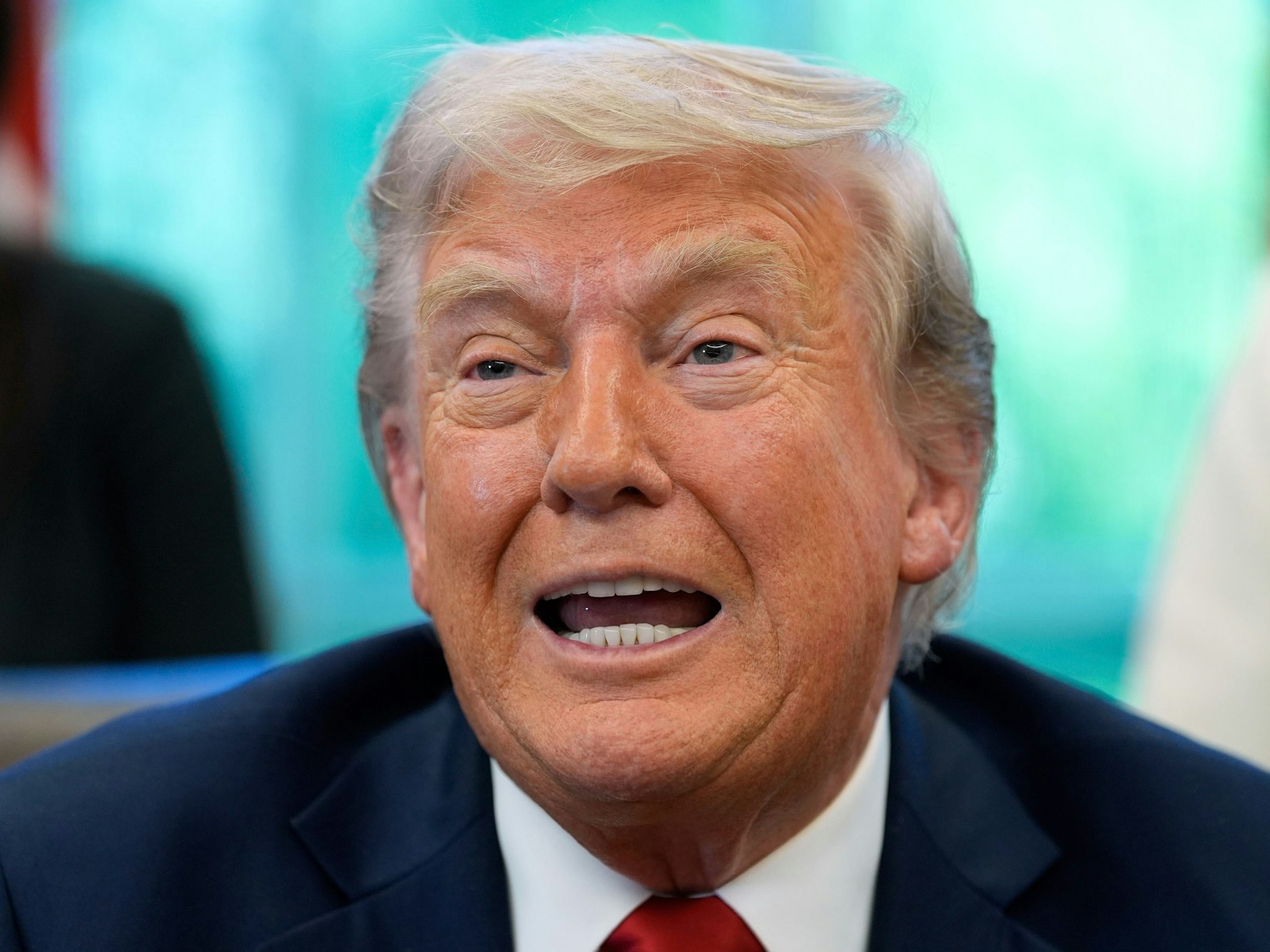 US-Präsident Donald Trump muss eine derbe Schlappe einstecken. Ein Bundesgerichtn stufte seine Zollpolitik als „verfassungswidrig“ ein.