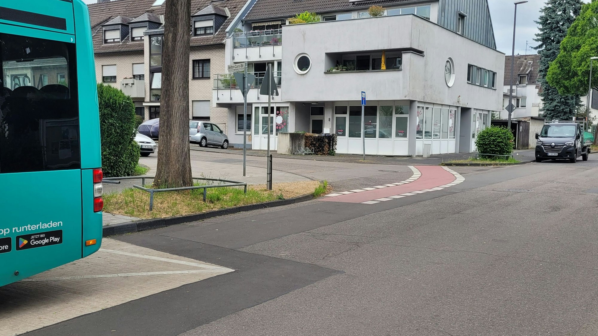 Dieser Radweg in Köln-Stammheim endet plötzlich vor einer Bushaltestelle.