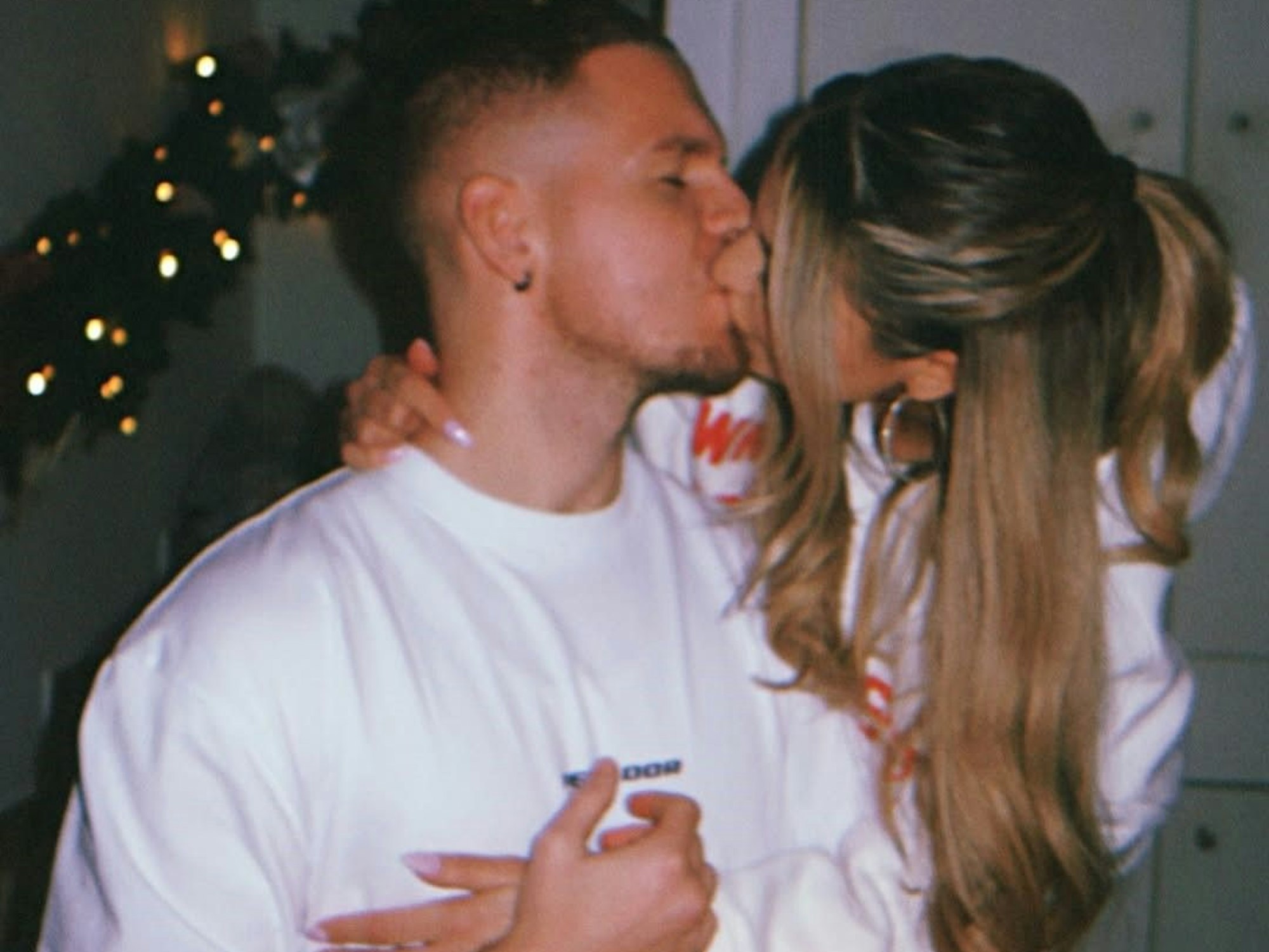 Schluss, aus, vorbei: Schauspielerin Jenefer Riili und Fußballer Daniel Wein sollen kein Paar mehr sein.