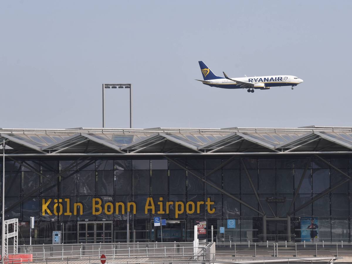 In Köln ist unter dem Motto „Gemeinsam gegen Abschiebungen“ zwischen 14 und 18 Uhr am Terminal 2 und am Fernbusbahnhof eine Demo angekündigt. (Symbolfoto)