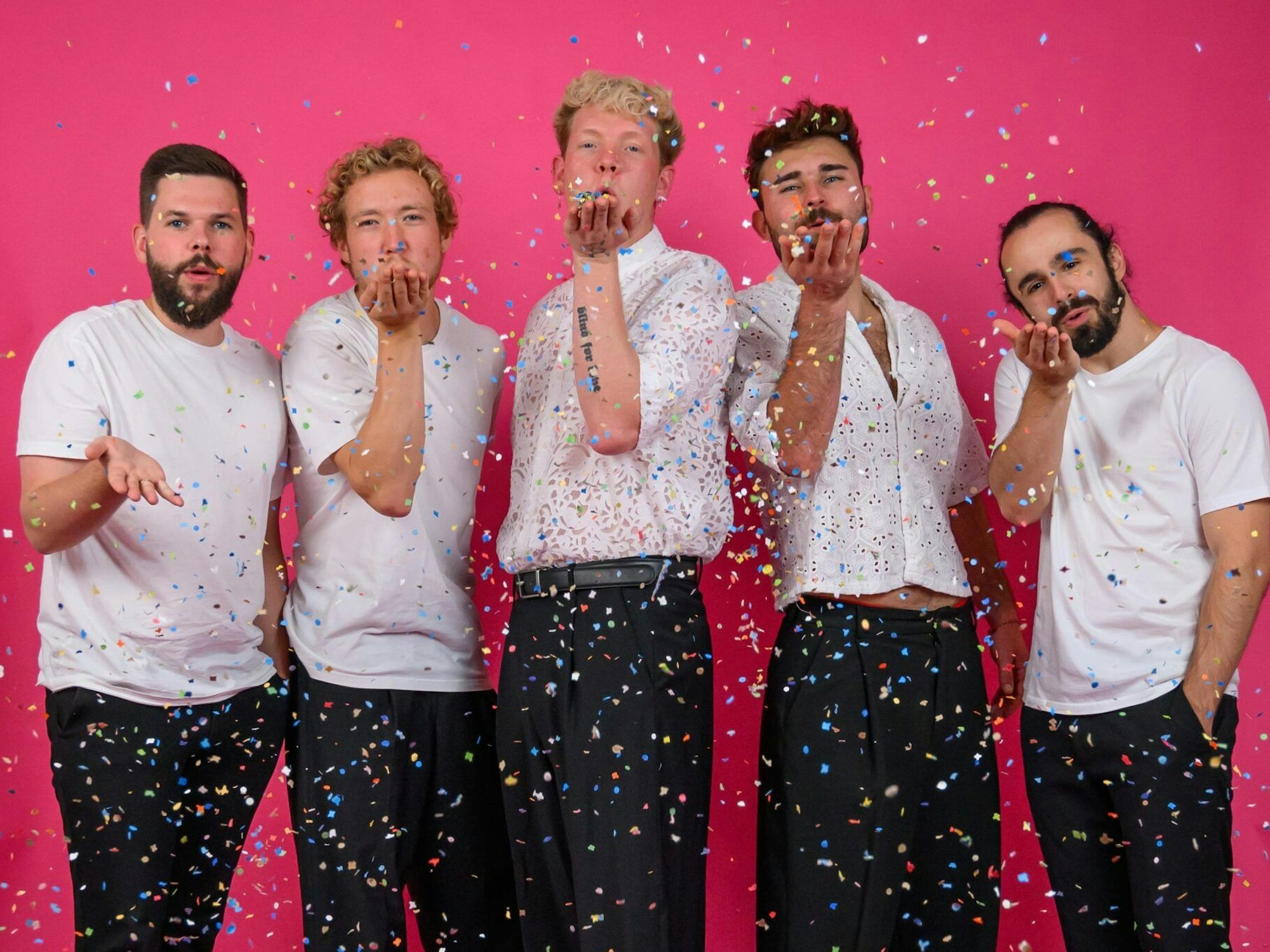 Gruppenbilder der Band King Loui.