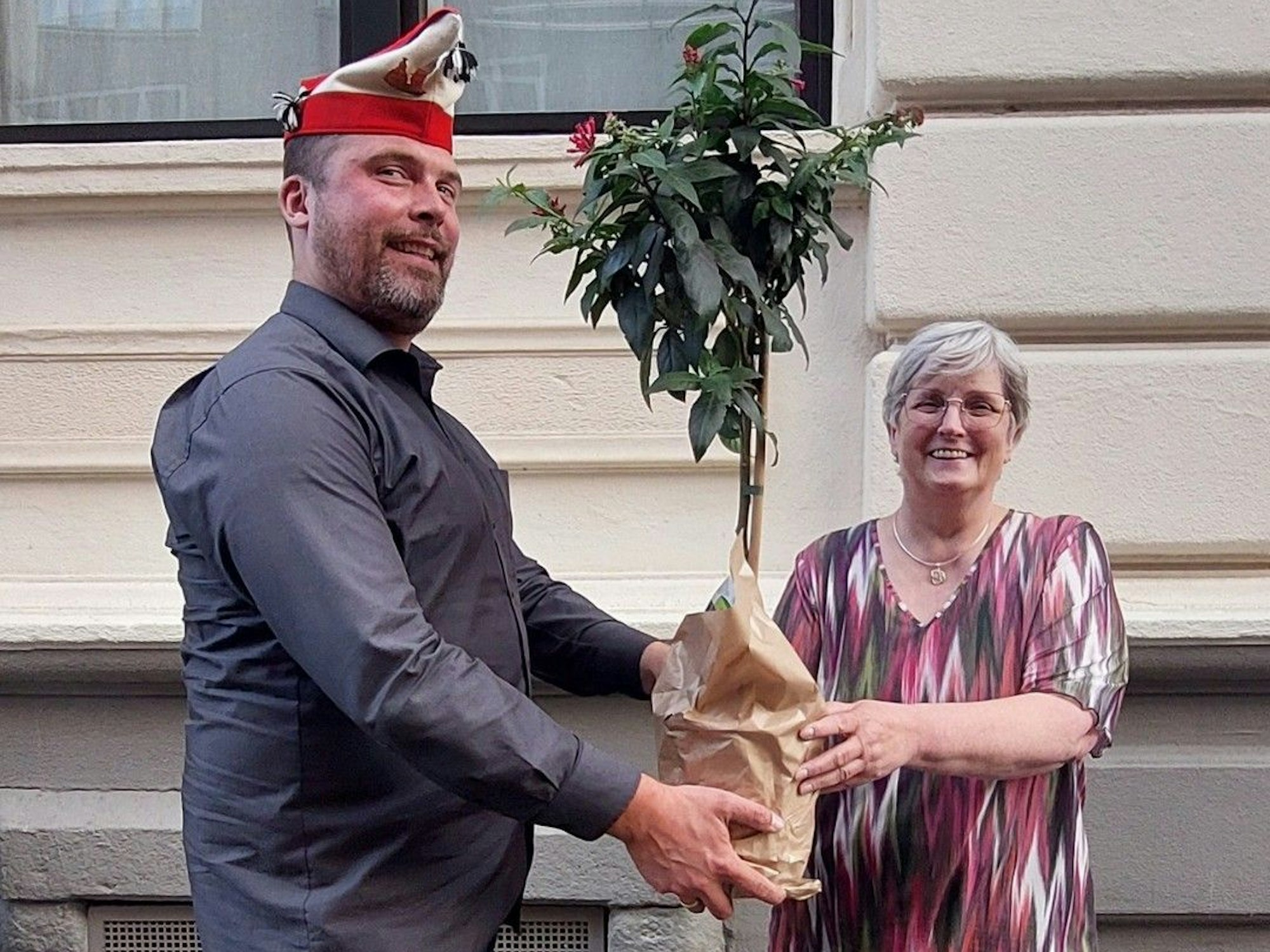Blumenübergabe der Klutengarde.