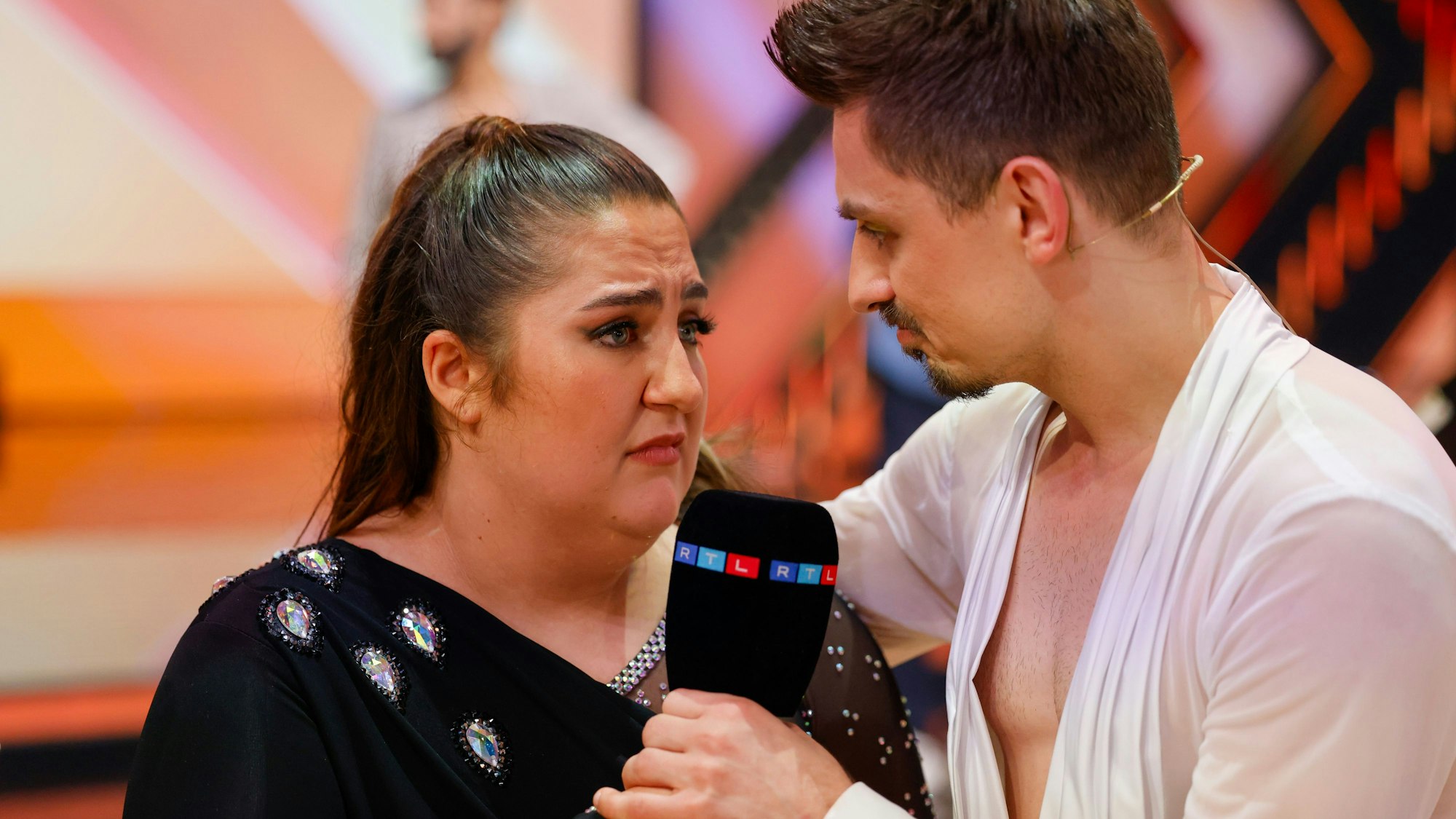 Zsolt Sándor Cseke, der in der jüngsten „Let's Dance“-Staffel mit Selfiesandra tanzte, zeigt Fans seine neue Liebe.