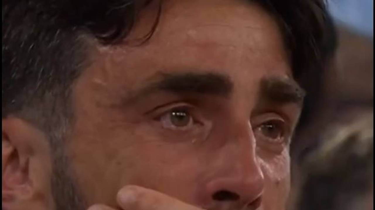 PSG-Assistenztrainer Rafel Pol weint nach dem Finale der Champions League.