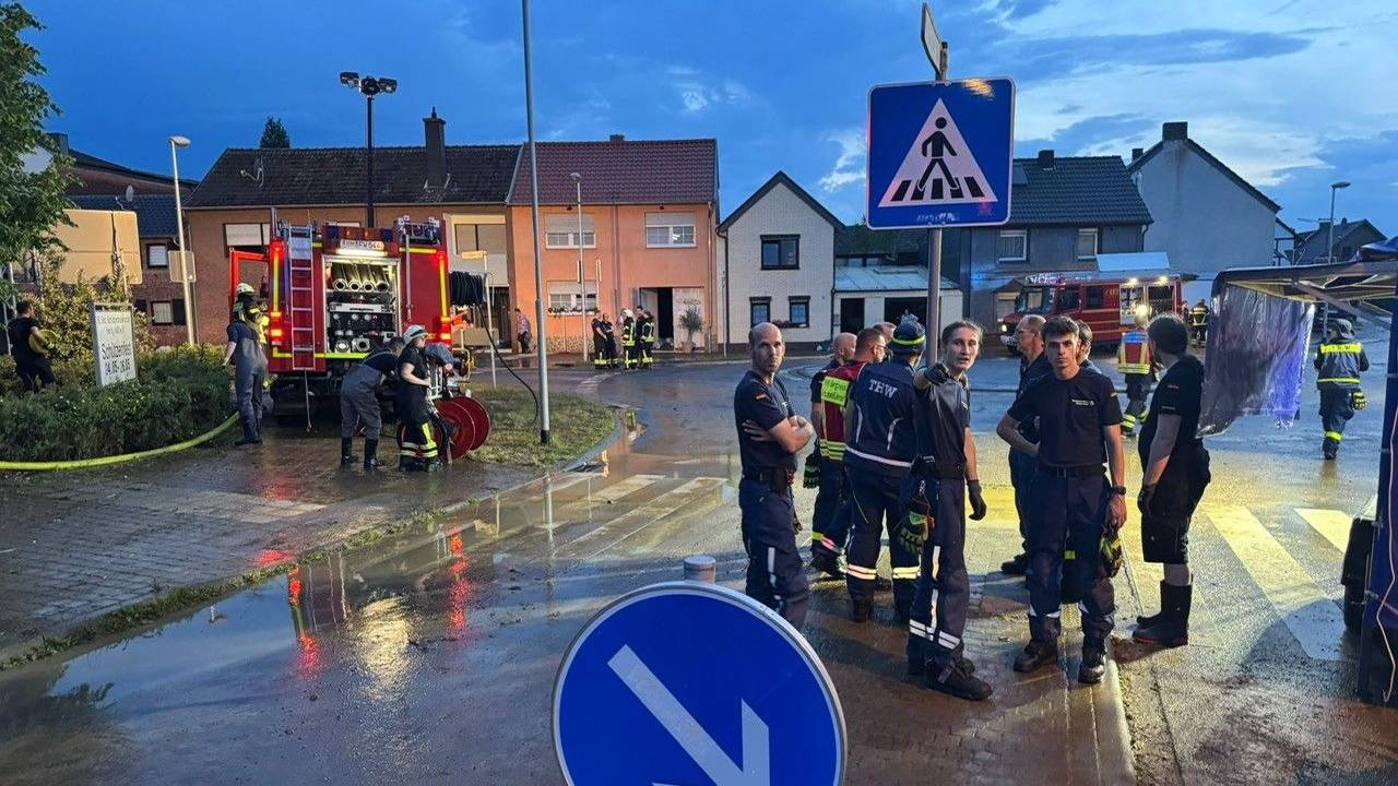 Ein Unwetter mit Niederschlägen von bis zu 80 Litern setzte den Stadtteil Herrig in Erftstadt unter Wasser