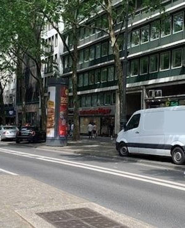 Falschparker auf dem Hohenzollernring.