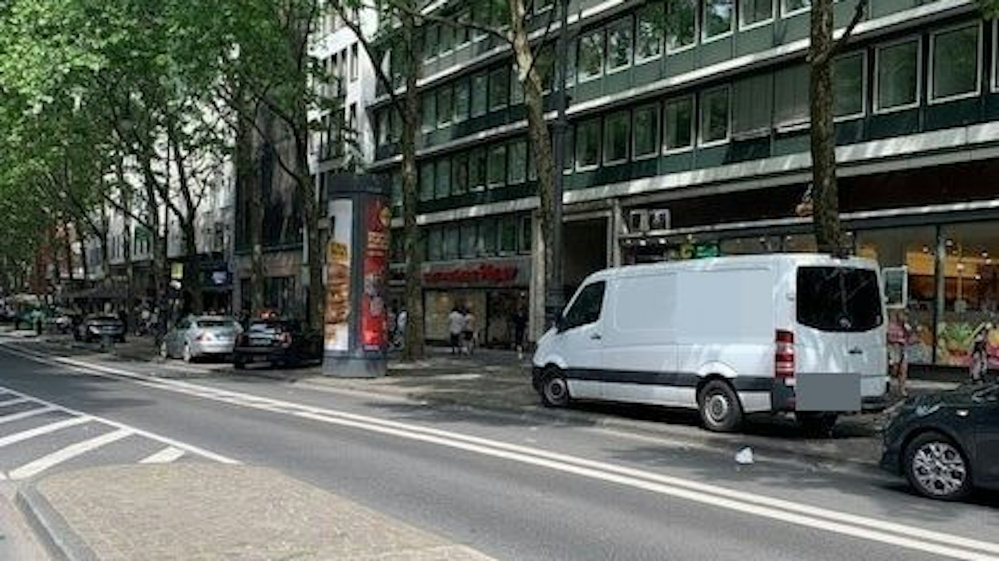 Falschparker auf dem Hohenzollernring.