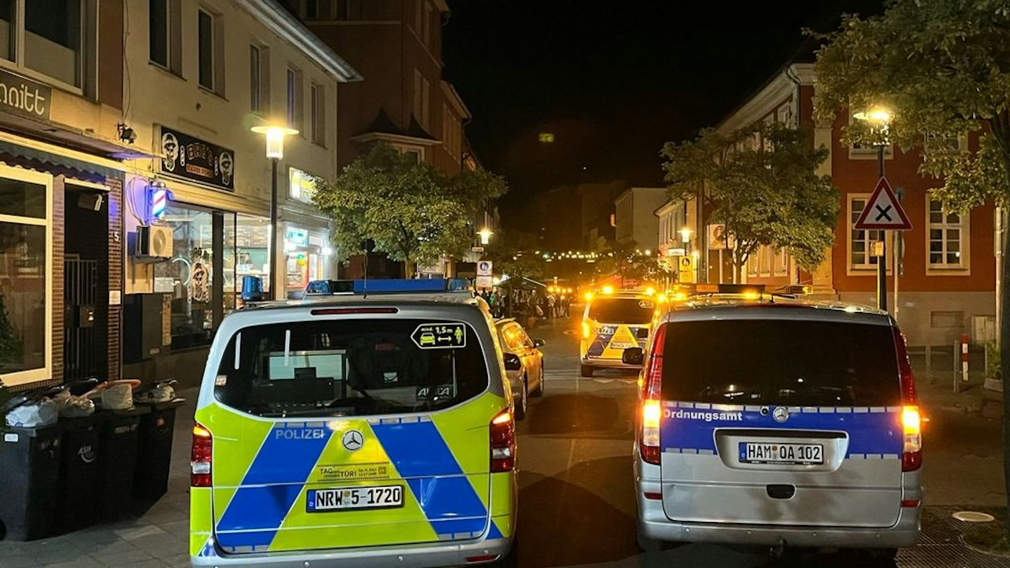 Polizei und Stadt Hamm führten umfangreiche Kontrollen im Bahnhofsquartier, der Waffenverbotszone und am Nordring durch