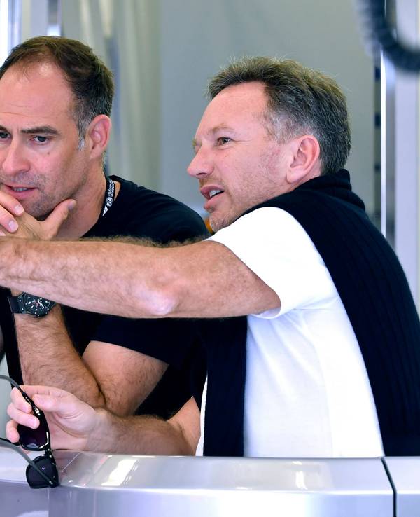 Christian Horner im Gespräch mit Oliver Mintzlaff.