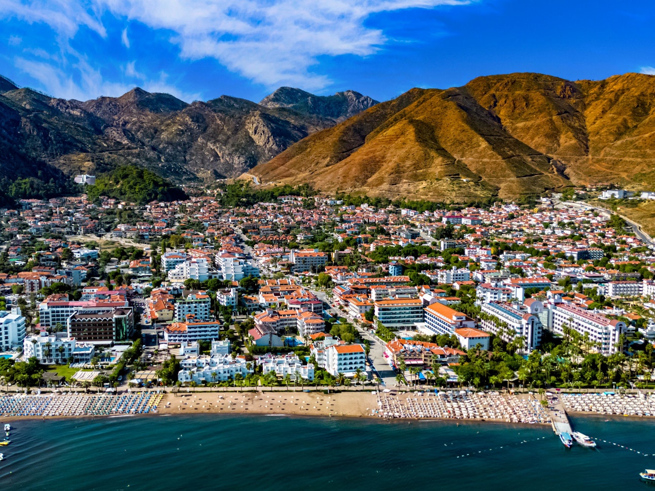 Das bei Urlaubern und Urlauberinnen beliebte Marmaris an der türkischen Westküste wurde von einem Erdbeben erschüttert.