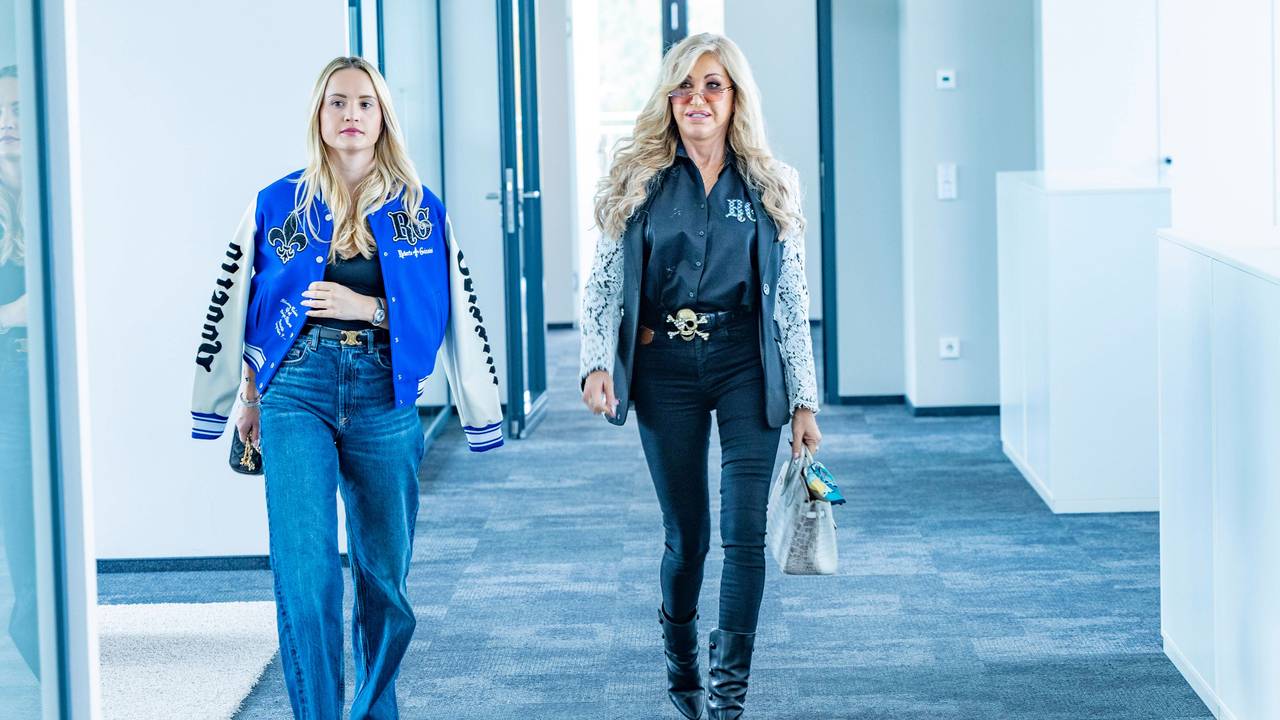 Carmen Geiss (rechts) mit Tochter Davina (hier im Oktober 2024 in Unterschleißheim)