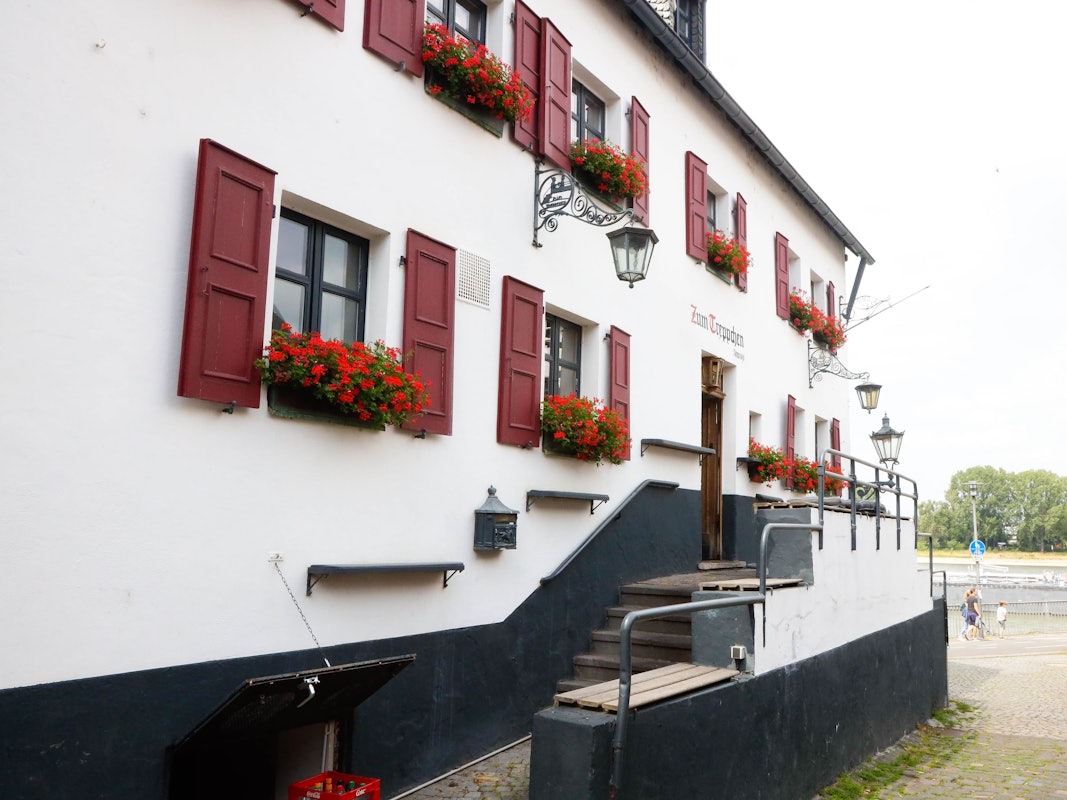 Das Gasthaus „Zum Treppchen“ in Rodenkirchen steht zum Verkauf.