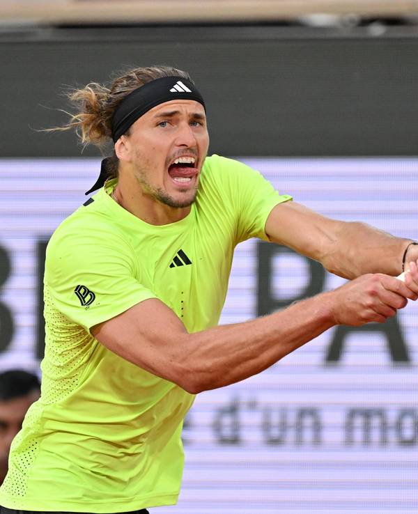 Alexander Zverev am Mittwoch (4. Juni 2025) im Viertelfinale der French Open gegen Novak Djokovic.
