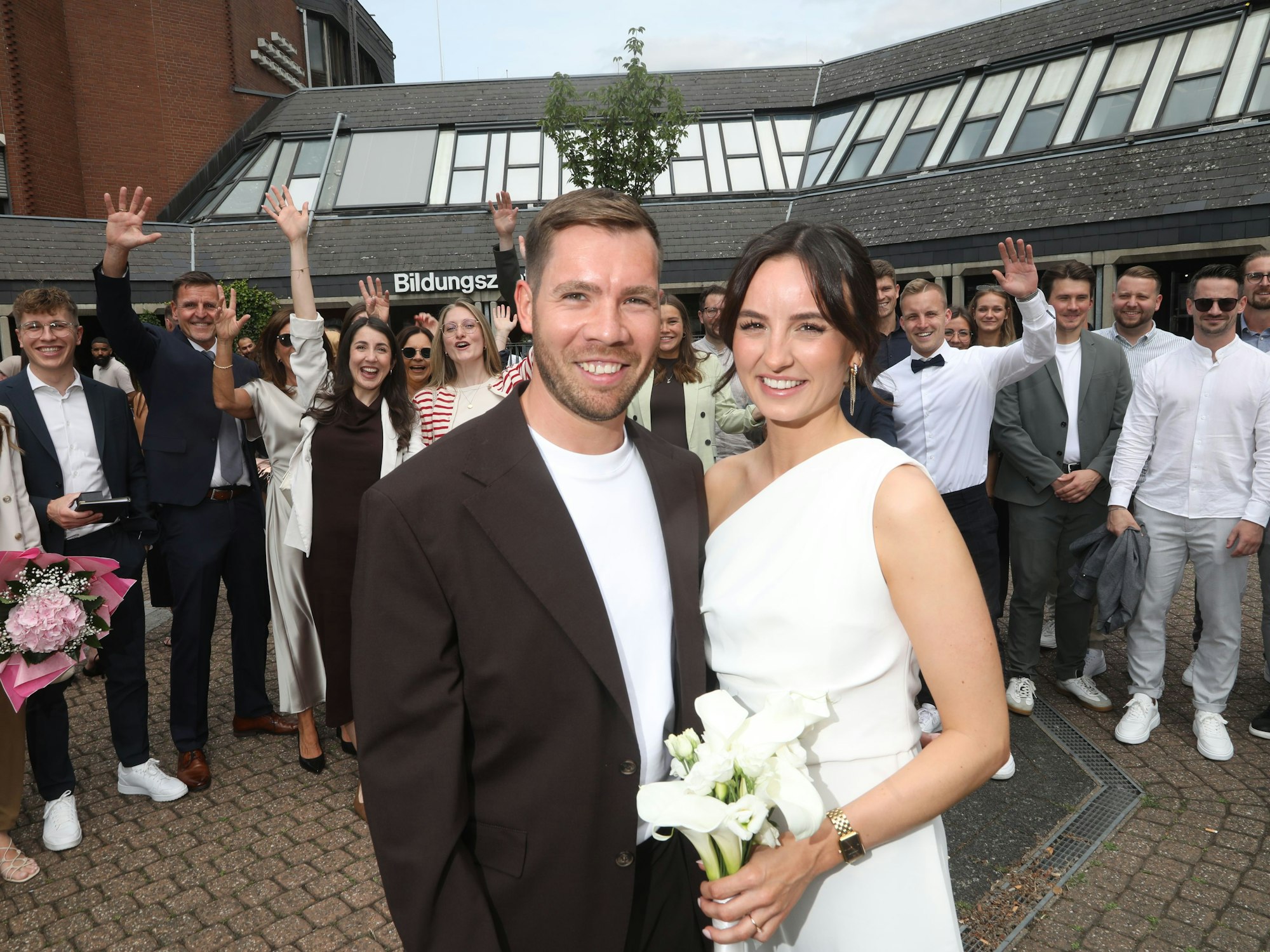 04.06.2025, Köln: Verlegung der Trauung nach Porz für Gina und Jonas. Foto: Arton Krasniqi