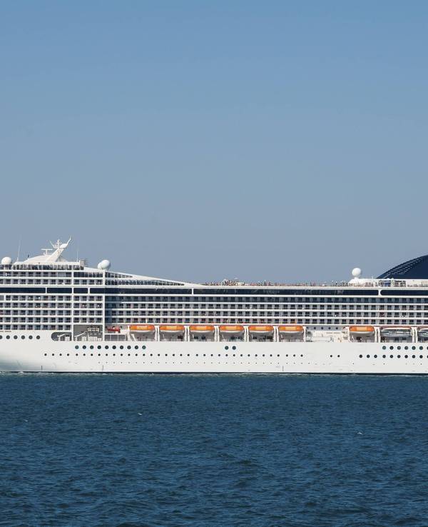 Die „MSC Orchestra“ trieb mehrere Stunden vor der Küste Korsikas im Mittelmeer.