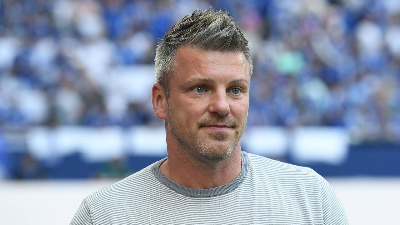 Lukas Kwasniok beim Spiel gegen Schalke 04.