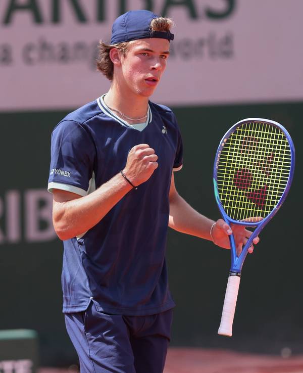Tennis-Talent Niels McDonald ballt die Faust.