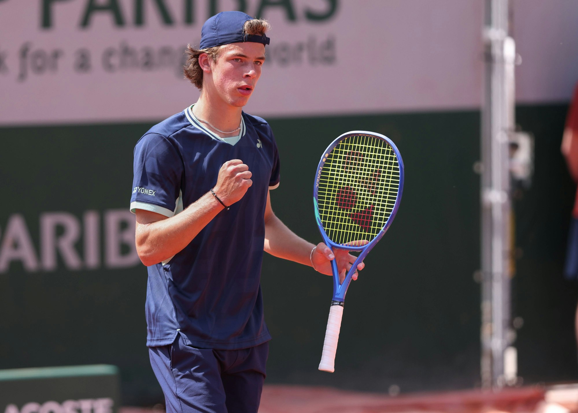 Tennis-Talent Niels McDonald ballt die Faust.