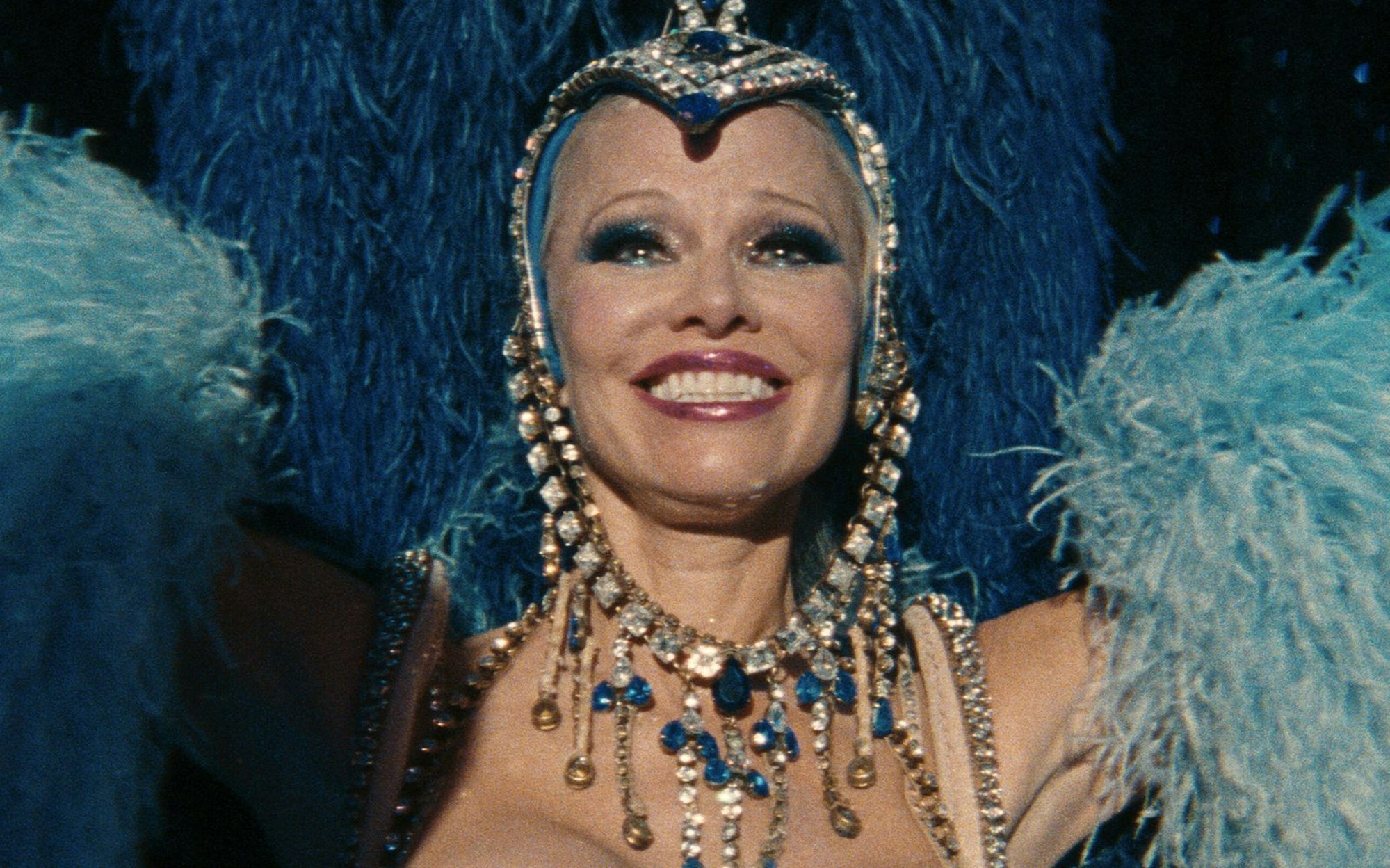 Pamela Anderson spielt in „The Last Showgirl“ eine Tänzerin, die mit knapp 60 Jahren plötzlich vor dem Nichts steht. (Bild: Constantin Film)