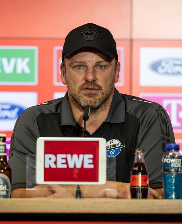 Lukas Kwasniok betreut den 1. FC Köln als Coach in der Bundesliga-Saison 2025/26.