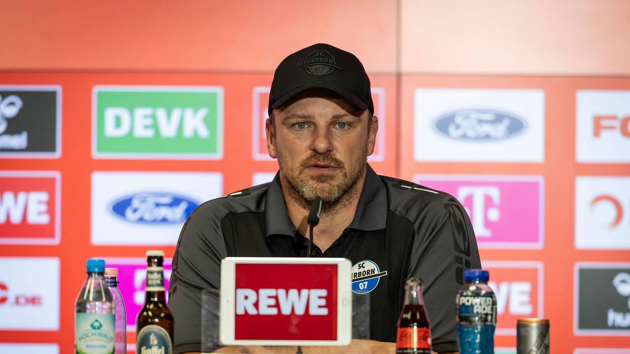 Lukas Kwasniok betreut den 1. FC Köln als Coach in der Bundesliga-Saison 2025/26.