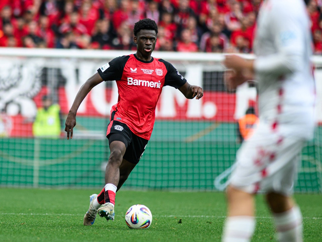 Othniel Raterink im Trikot von Bayer Leverkusen am 18. Mai 2025 im U19-Finale um die Deutsche Meisterschaft gegen den 1. FC Köln.