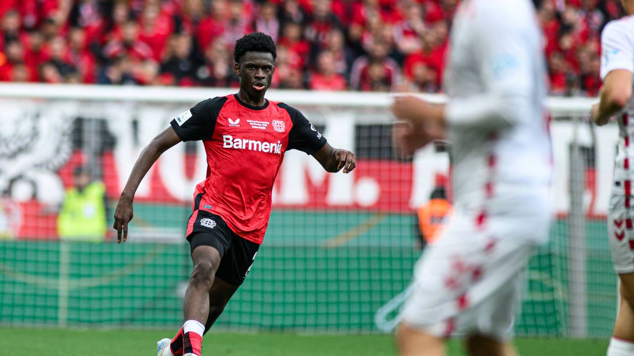 Rechtsverteidiger Othniël Raterink am 18. Mai 2025 im Endspiel um die Deutsche Meisterschaft gegen den 1. FC Köln.