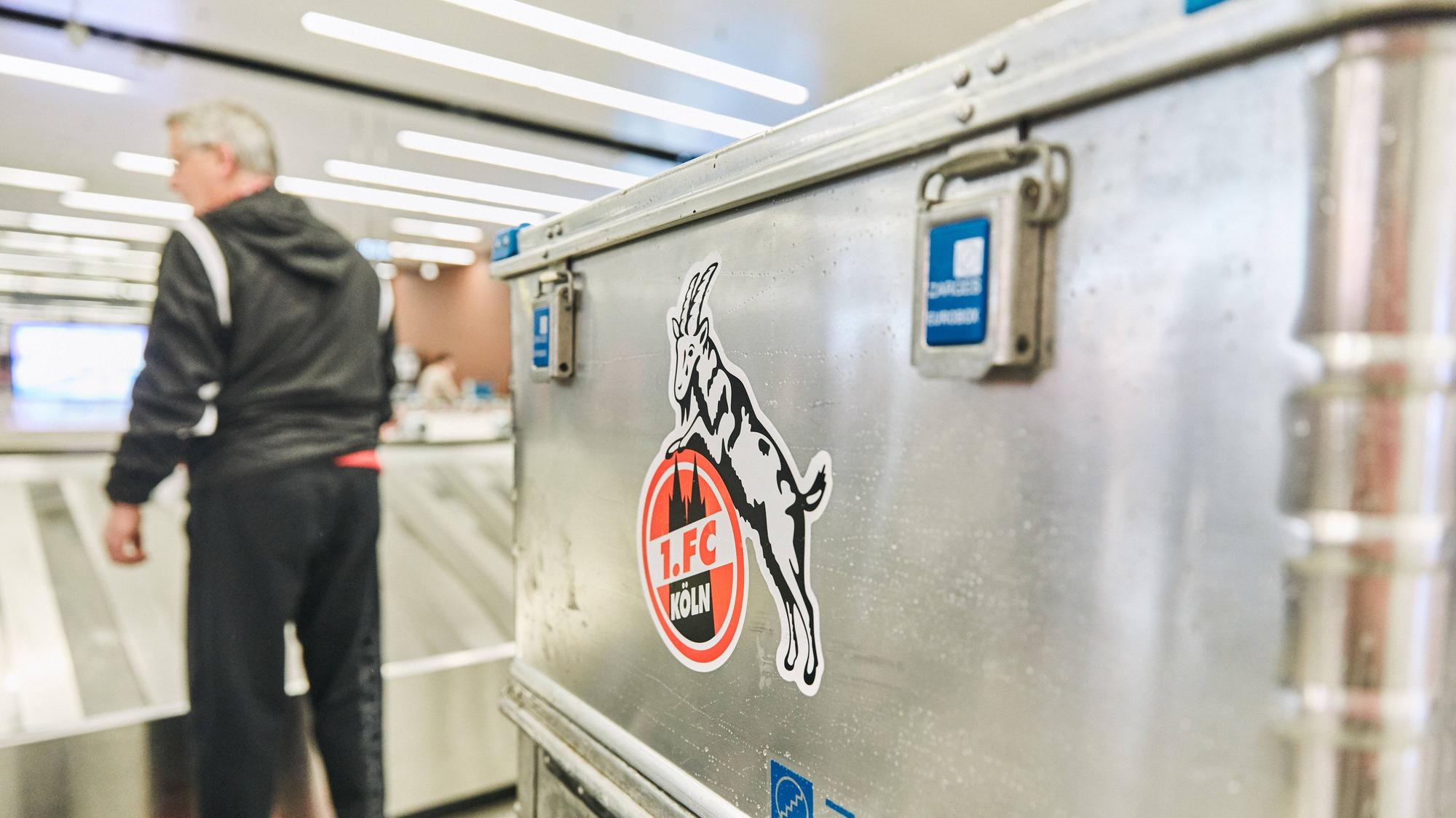 Nächsten Monat werden die Kisten gepackt: Der 1. FC Köln reist wieder nach Österreich ins Trainingslager und hat eine ganz besondere Aktion für seine Fans.