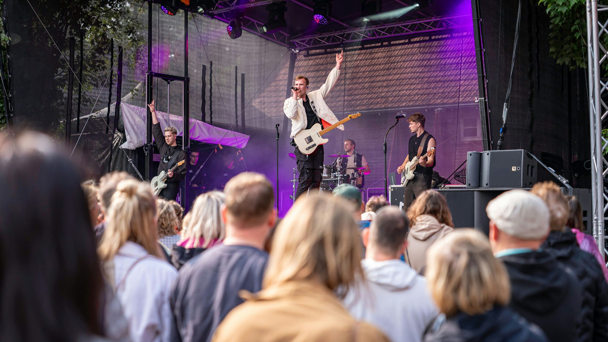 Aluis beim Auftritt beim Festival.
