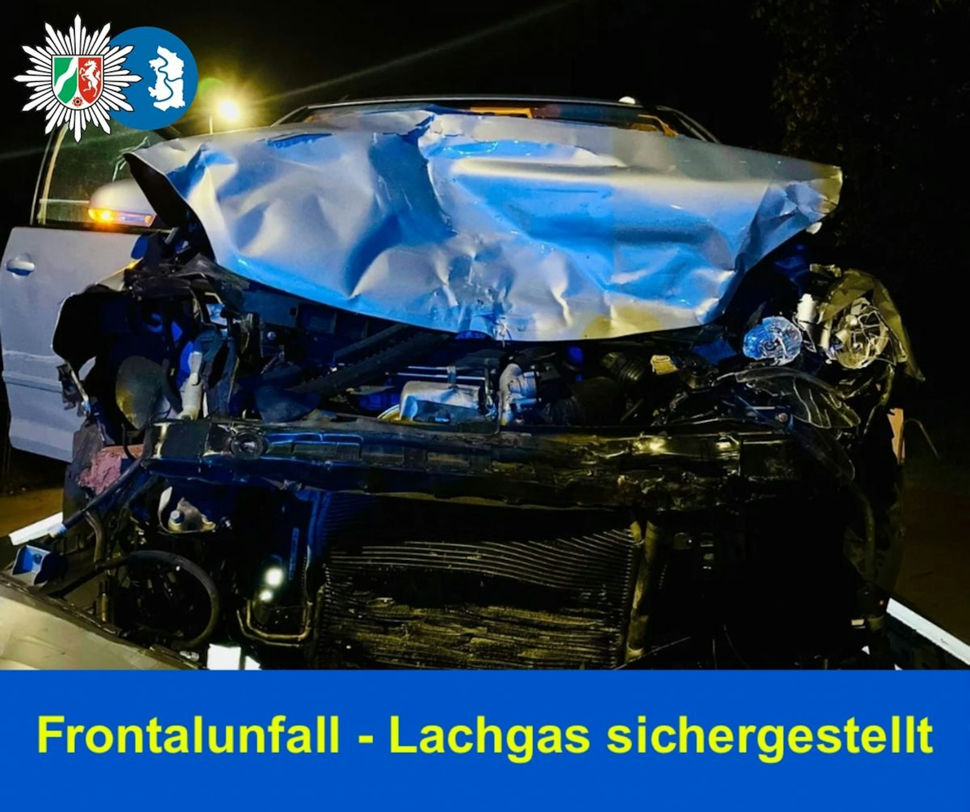 Schwerer Verkehrsunfall in Duisburg-Neumühl: Ein grauer VW Golf kollidierte frontal mit einem LKW. Die 20-jährige Fahrerin hatte zuvor Lachgas konsumiert.