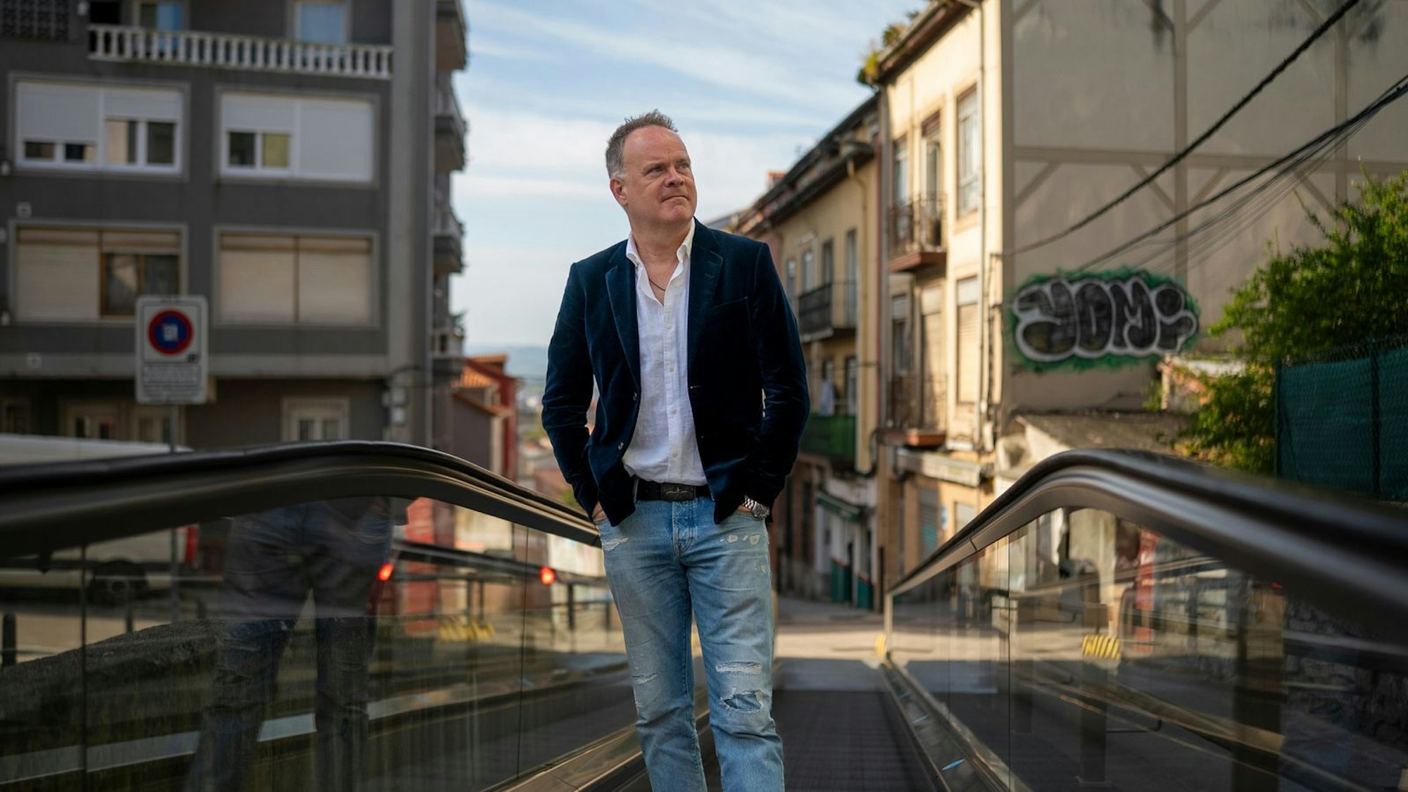 In seiner „Am Puls“-Reportage berichtet Christian Sievers unter anderem aus dem spanischen Santander. (Bild: ZDF/Jonny Müller-Goldenstedt)
