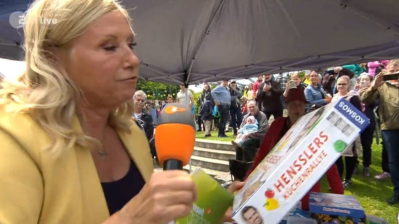 Andrea Kiewel trödelt sich zu Pfingsten traditionell durch den Fernsehgarten.