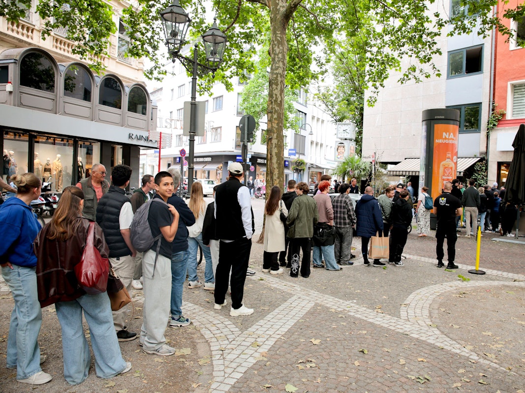 Vor dem Smashburger-Laden in der Pfeilstraße bildete sich schnell eine lange Schlange.