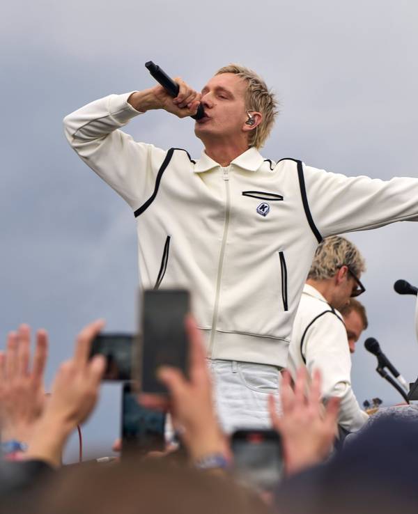 Kraftklub-Frontmann Felix Kummer bei Rock am Ring. Jetzt kommt die Band nach Köln.
