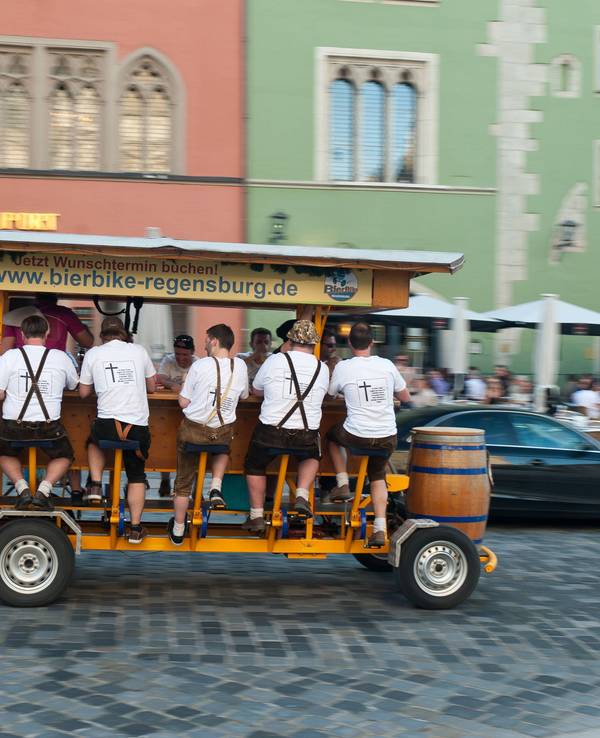 Das Foto zeigt ein Bier-Bike (Symbolfoto)