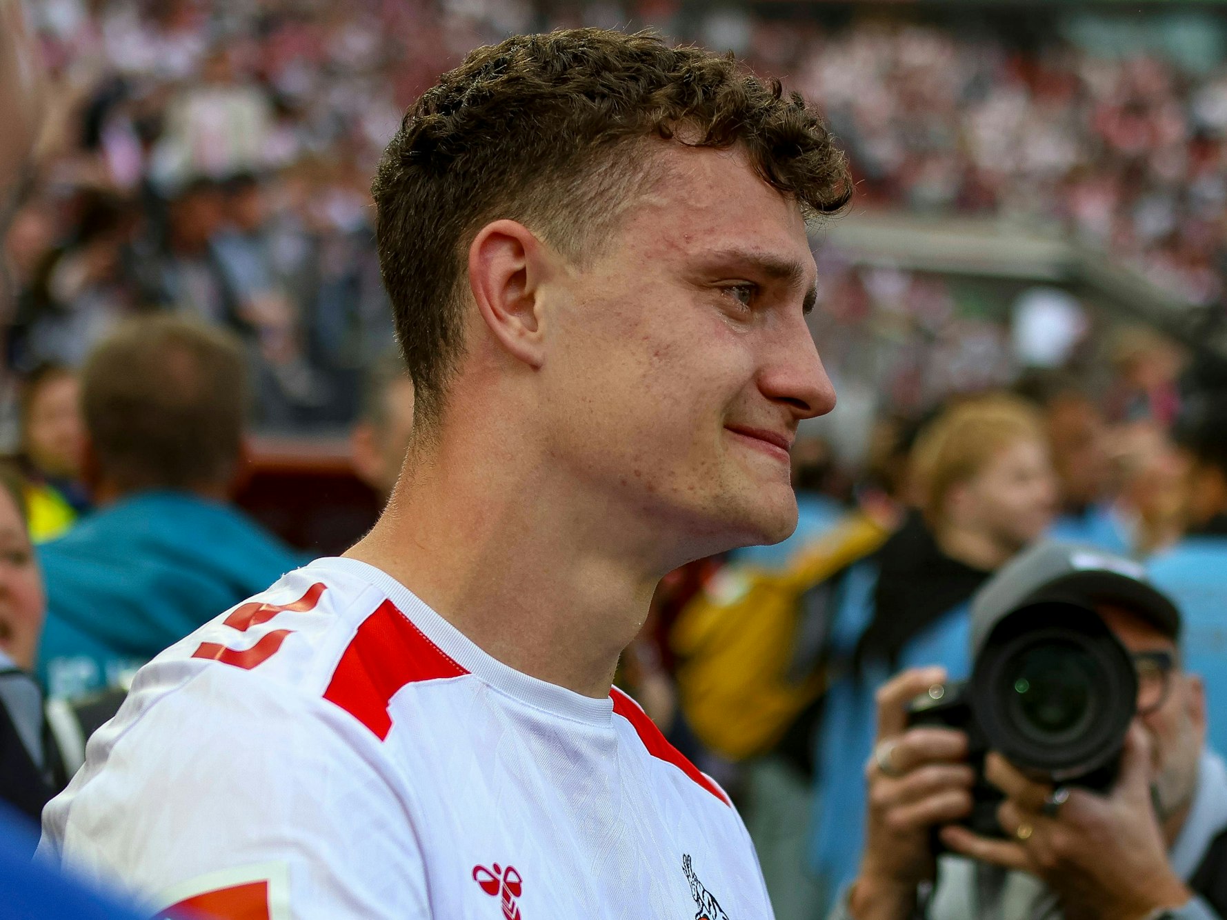 Eric Martel erleichtert nach dem Gewinn der Meisterschaft in der zweiten Bundesliga.