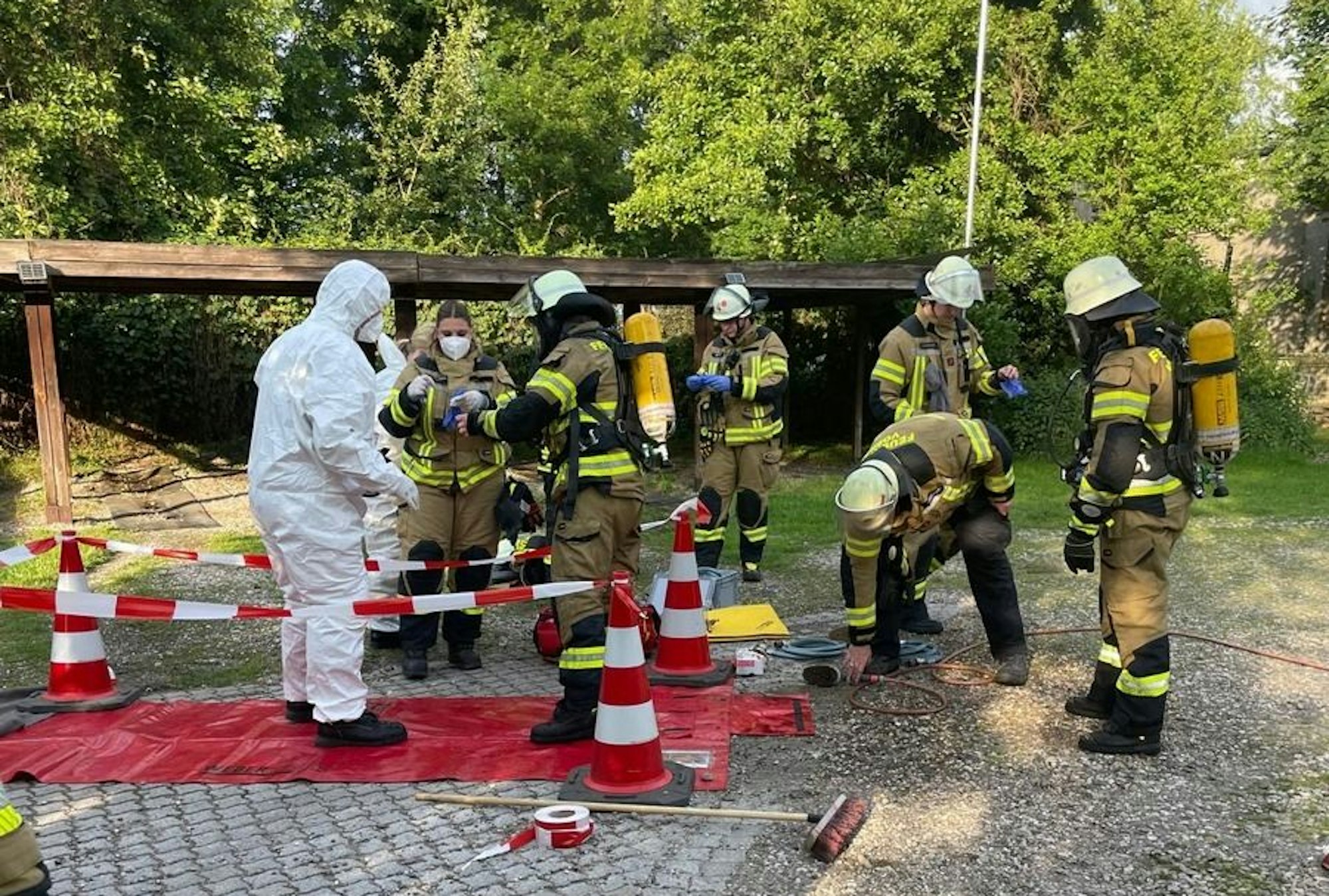 Einsatz der Feuerwehr Voerde bei einem Zimmerbrand in der Hindenburgstraße