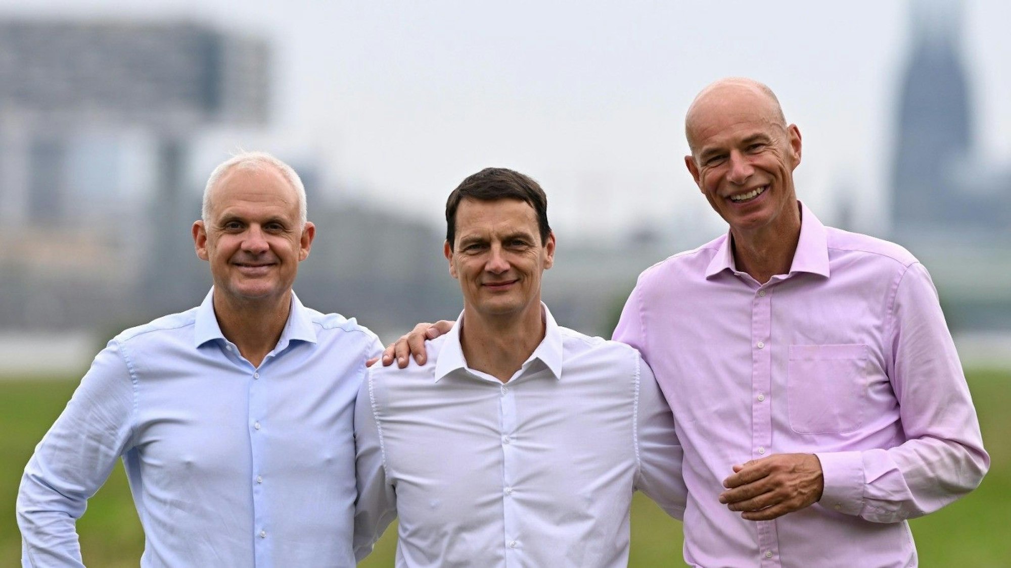 Jörg Alvermann, Ulf Sobek und Jörn Stobbe (v.l.) wollen das neue Präsidium des 1. FC Köln stellen. Die drei sind vom Mitgliederrat für die Wahlen im Herbst 2025 vorgeschlagen worden.