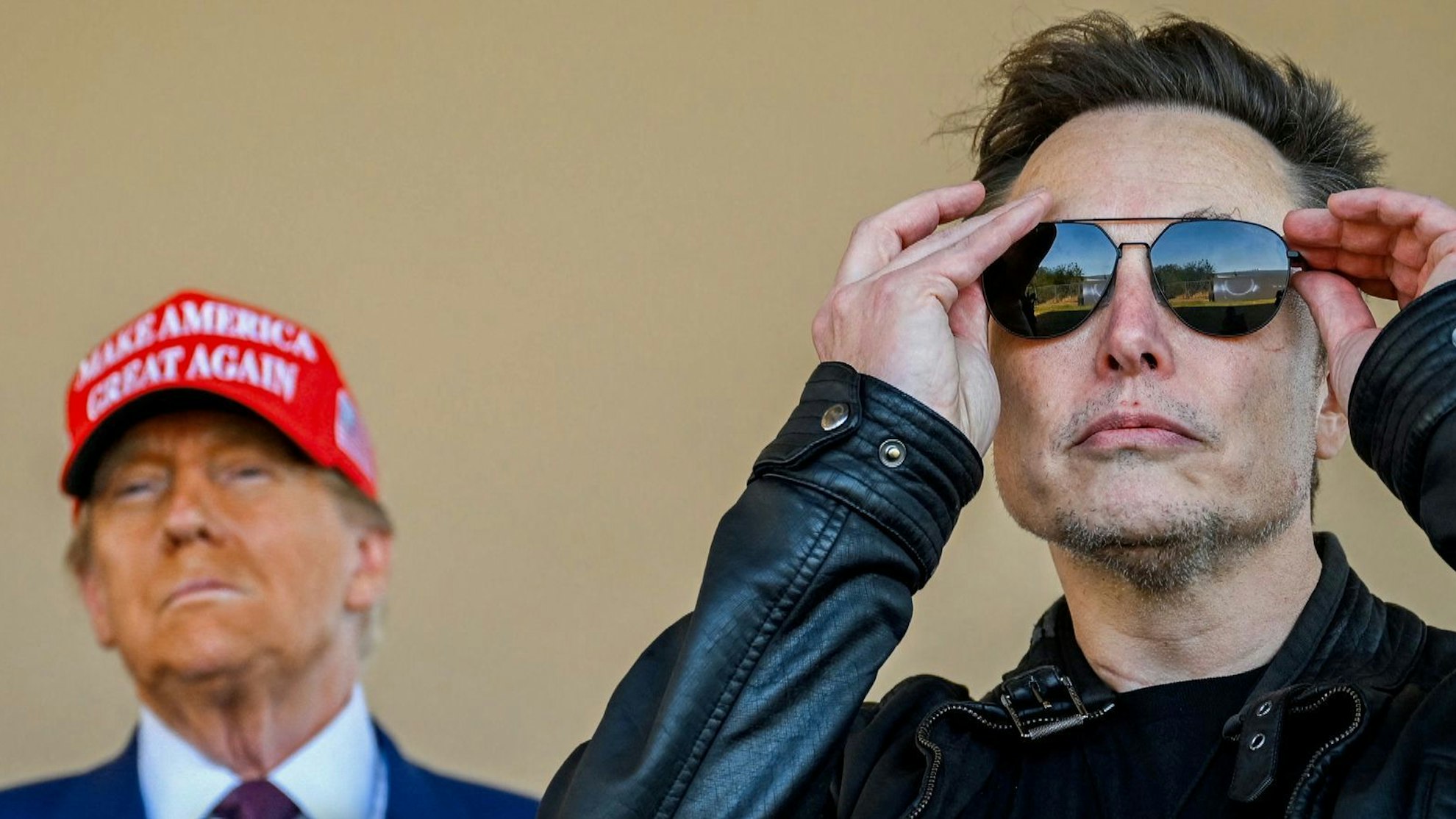 Milliardär Elon Musk (rechts) unterstützte Donald Trump im Wahlkampf großzügig.
(Bild: ZDF/Ligne de Front)