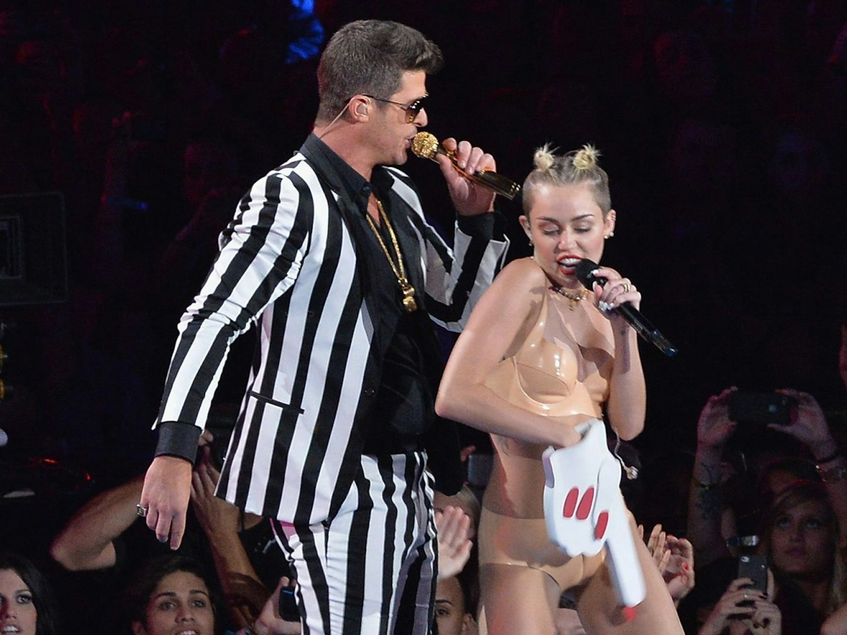 Ein Auftritt zum Vergessen: Miley Cyrus und Robin Thicke bei den MTV Video Music Awards 2013. (Bild: Rick Diamond/Getty Images for MTV)