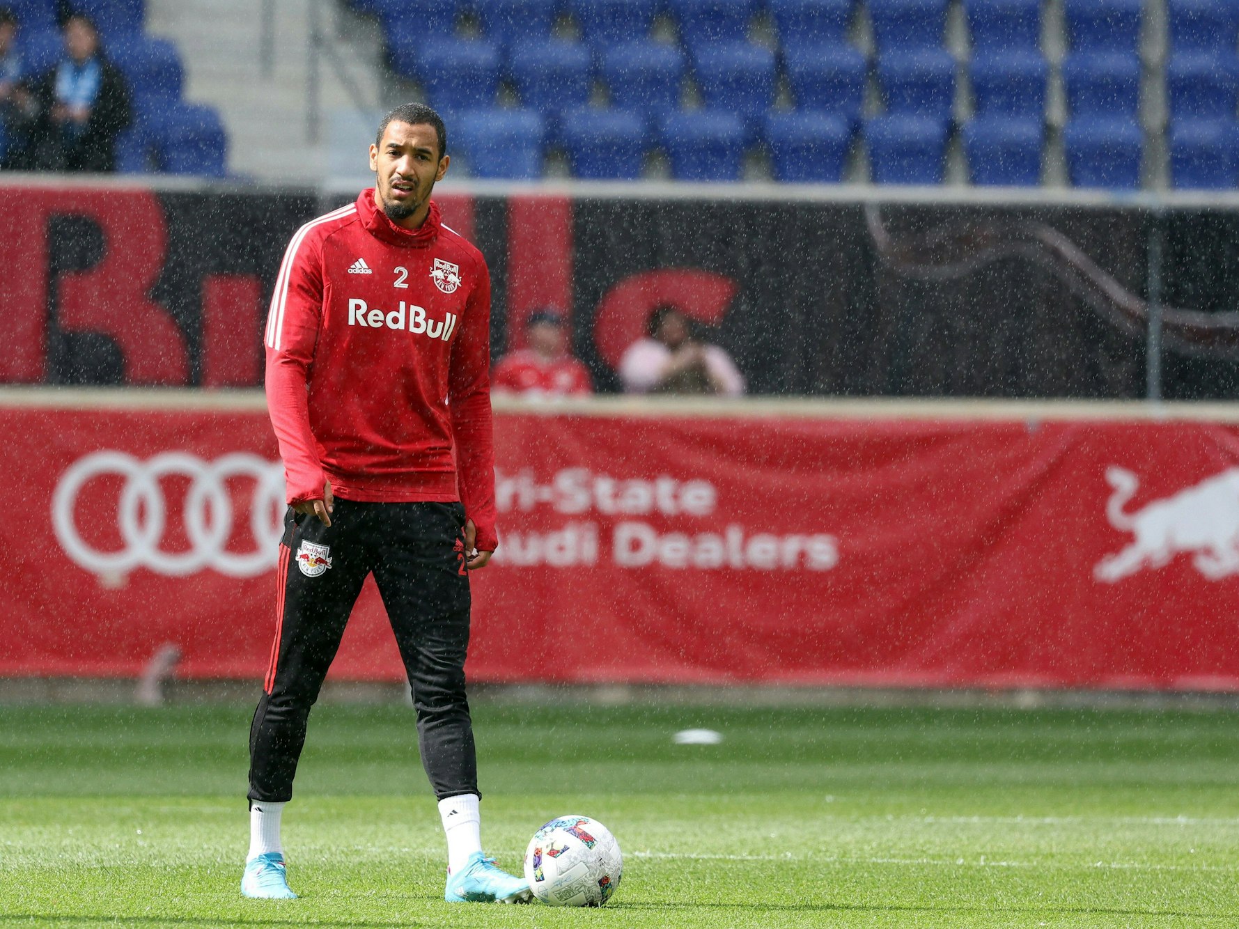 Lucas Monzon macht sich warm.